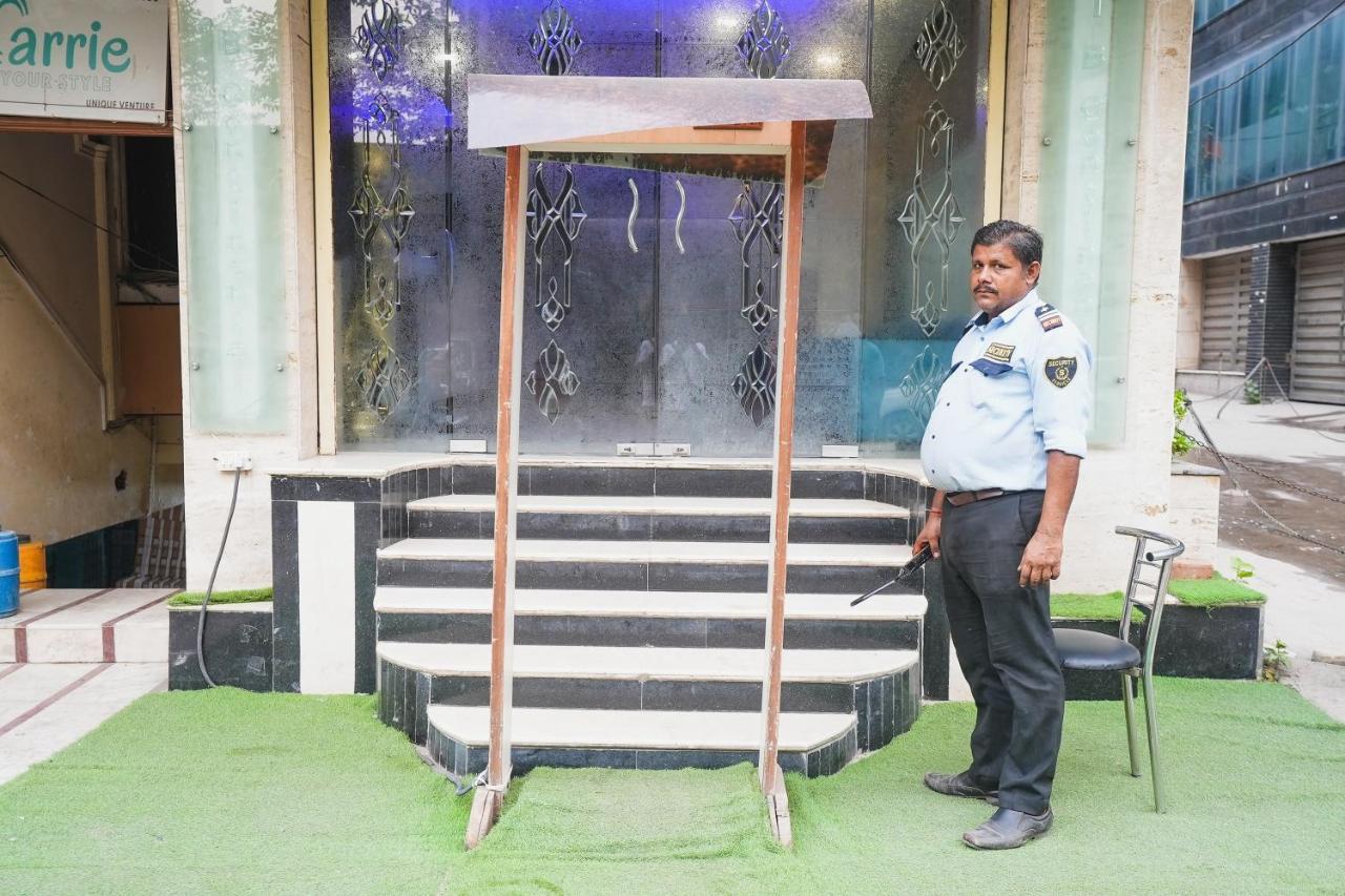 Hotel B Continental Delhi (National Capital Territory of India) Exterior foto