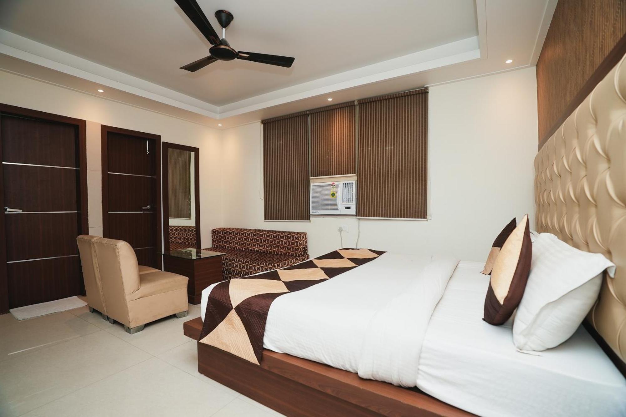 Hotel B Continental Delhi (National Capital Territory of India) Exterior foto