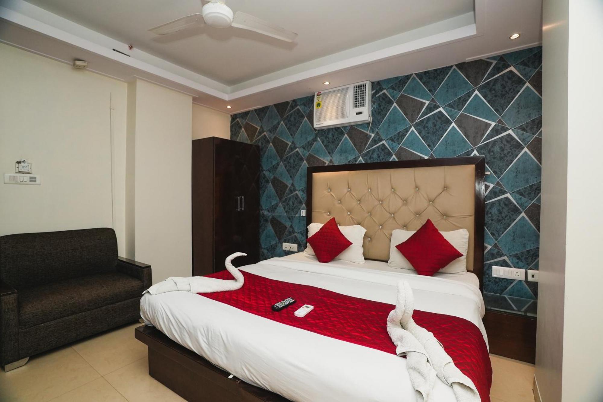 Hotel B Continental Delhi (National Capital Territory of India) Exterior foto