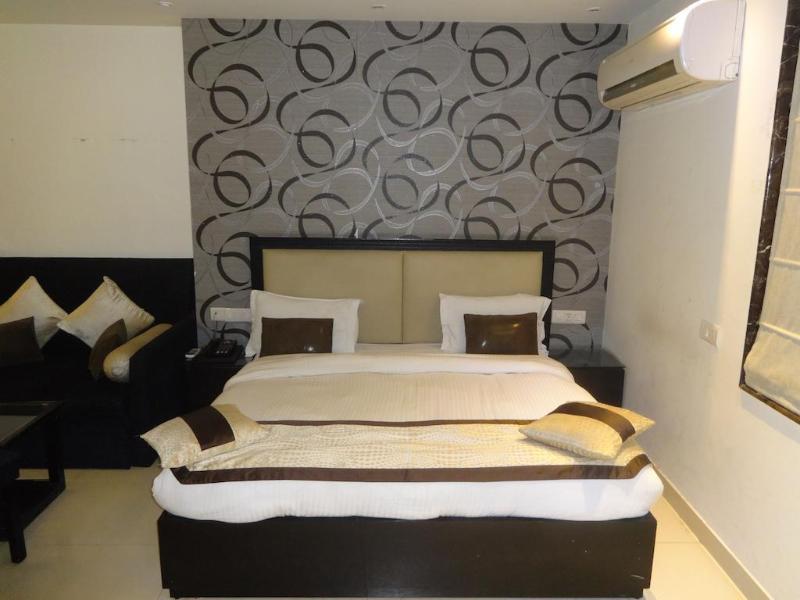 Hotel B Continental Delhi (National Capital Territory of India) Exterior foto