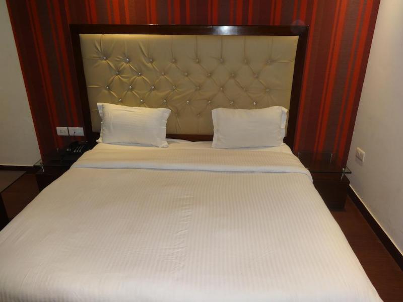 Hotel B Continental Delhi (National Capital Territory of India) Exterior foto