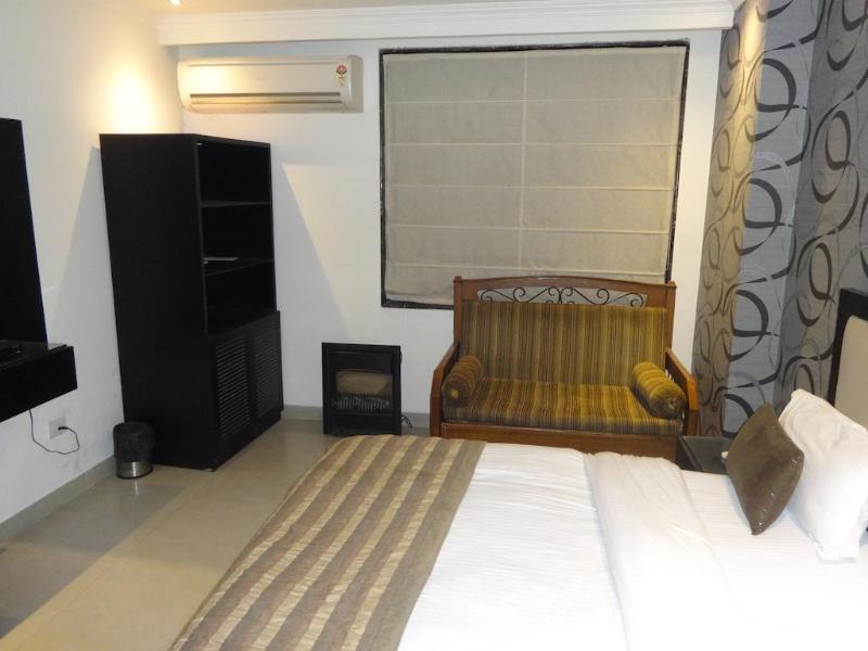 Hotel B Continental Delhi (National Capital Territory of India) Exterior foto